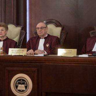 CCR a anulat turul I al alegerilor prezidențiale cu doar două zile înainte de turul II